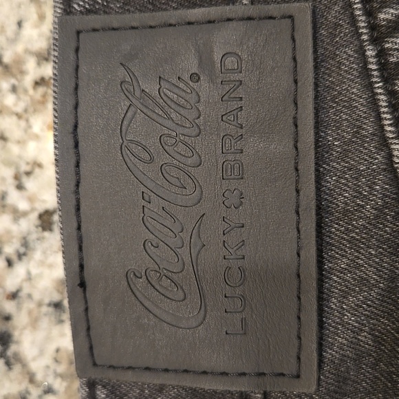 COCA-COLA X LUCKY BRAND HI-RISE MOM SHORT. SIZE 8/29 - Picture 10 of 14